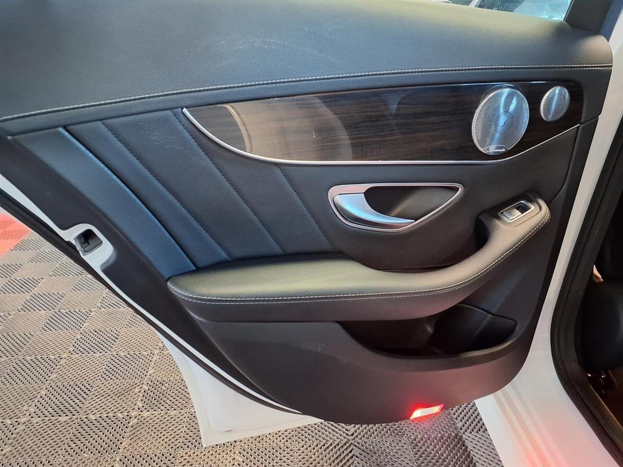 Mercedes-Benz C-Class 4dr Sdn C 300 4MATIC 2015