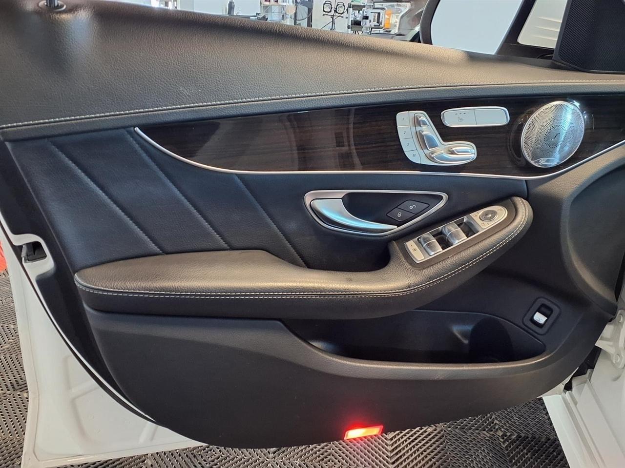 Mercedes-Benz C-Class 4dr Sdn C 300 4MATIC 2015