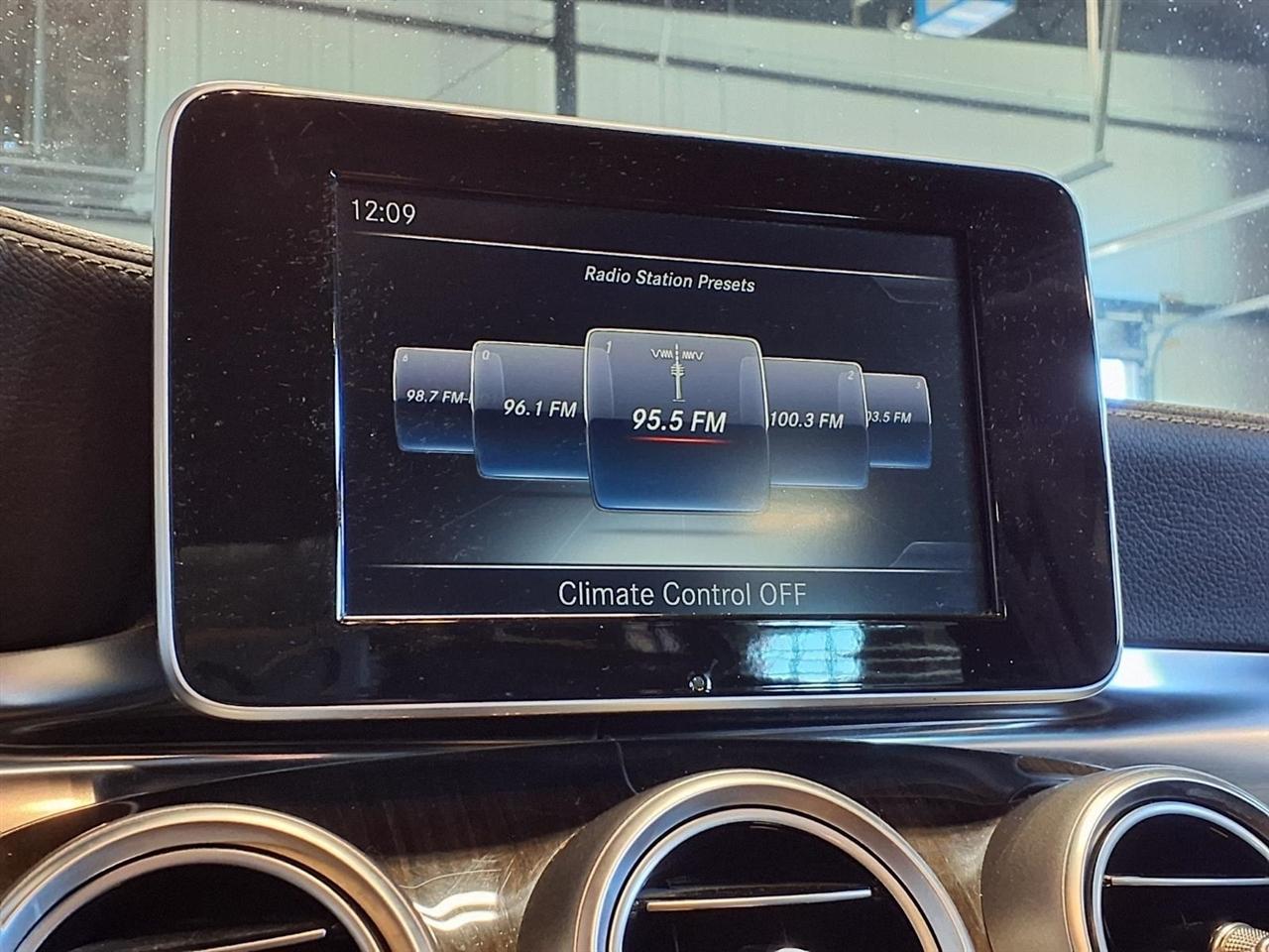 Mercedes-Benz C-Class 4dr Sdn C 300 4MATIC 2015