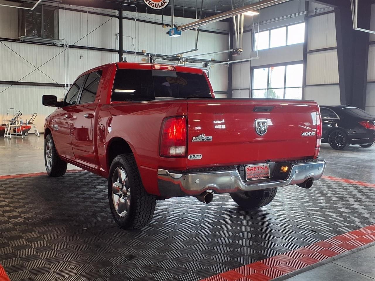 RAM 1500 4WD Crew Cab 140.5" Big Horn 2015