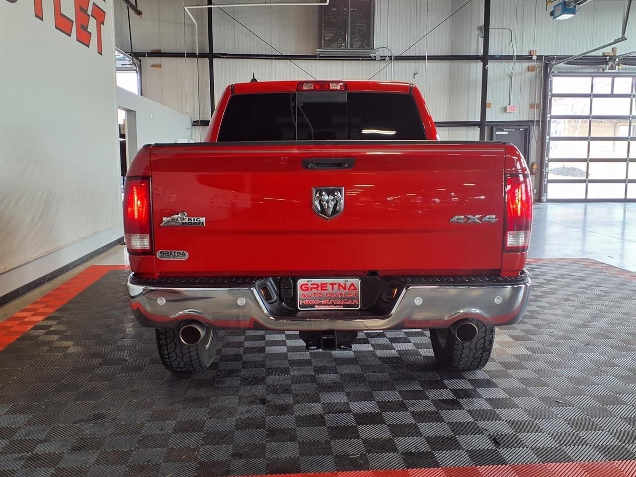 RAM 1500 4WD Crew Cab 140.5" Big Horn 2015