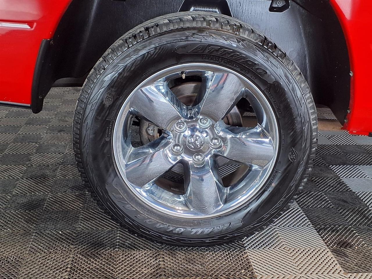 RAM 1500 4WD Crew Cab 140.5" Big Horn 2015