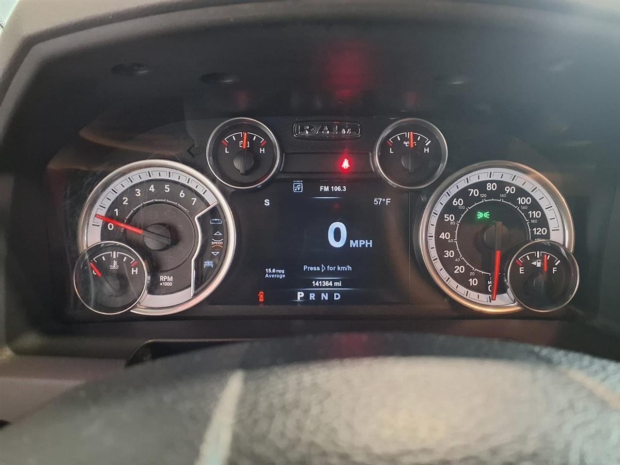 RAM 1500 4WD Crew Cab 140.5" Big Horn 2015