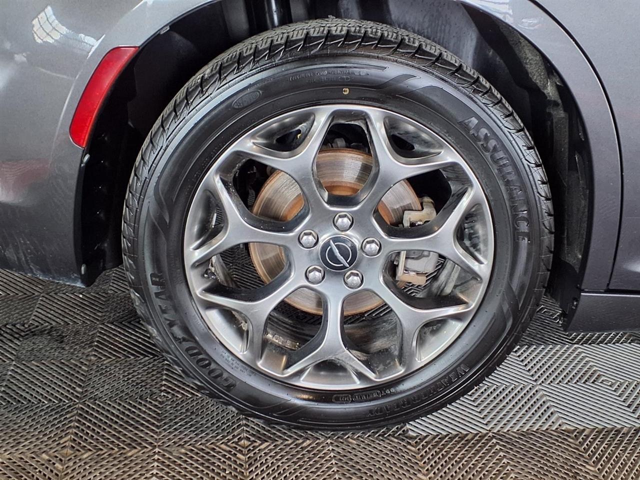 Chrysler 300 4dr Sdn 300S AWD 2016