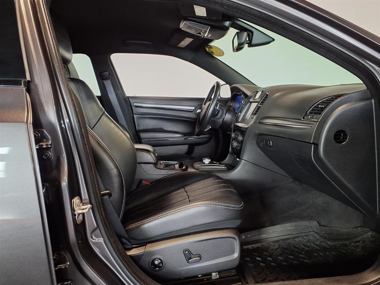 Chrysler 300 4dr Sdn 300S AWD 2016