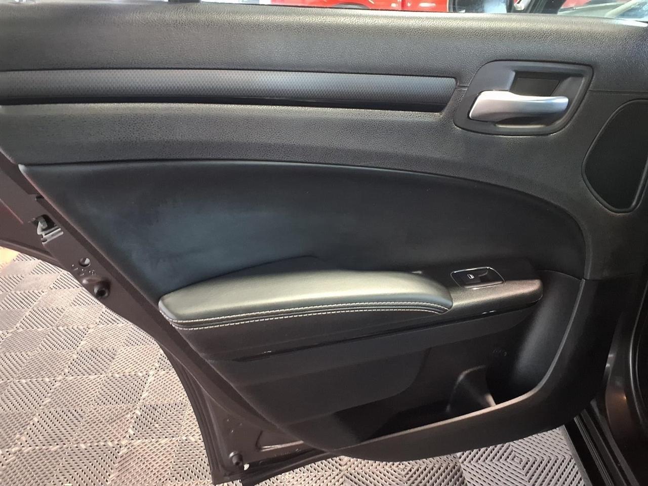 Chrysler 300 4dr Sdn 300S AWD 2016