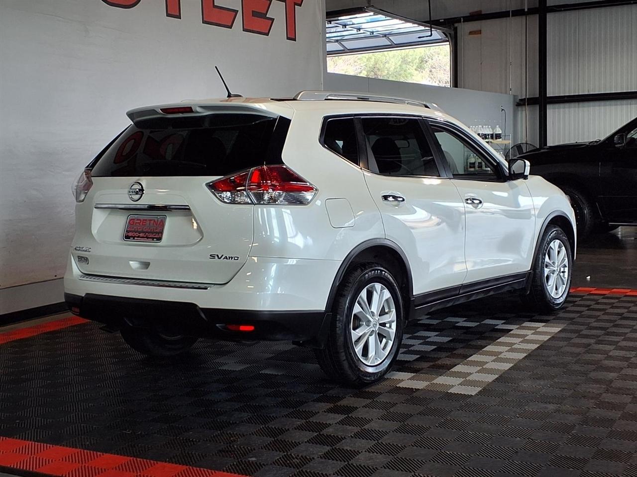 Nissan Rogue AWD 4dr SV 2016