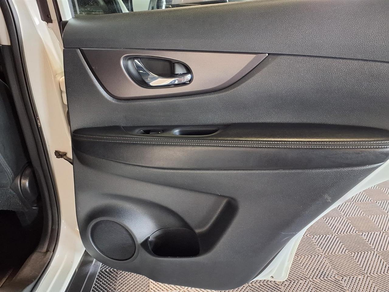 Nissan Rogue AWD 4dr SV 2016