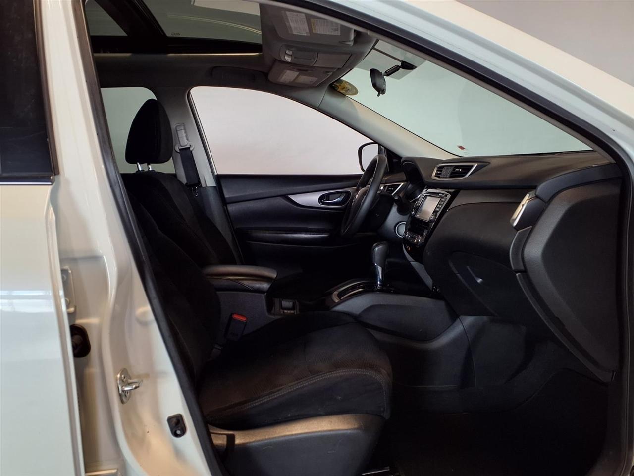 Nissan Rogue AWD 4dr SV 2016