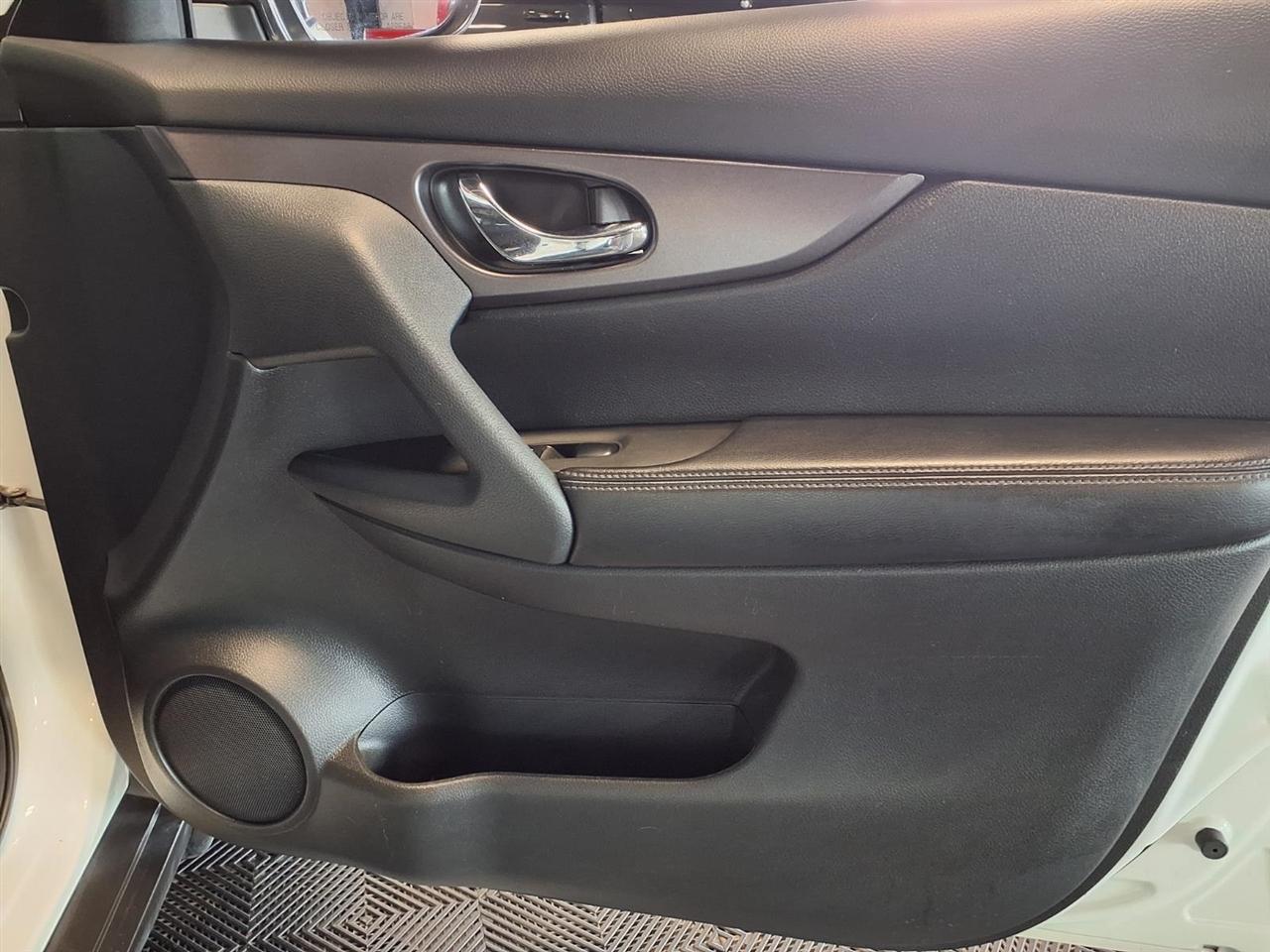 Nissan Rogue AWD 4dr SV 2016