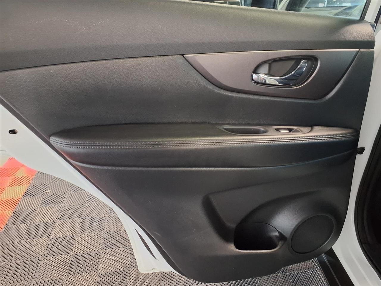 Nissan Rogue AWD 4dr SV 2016