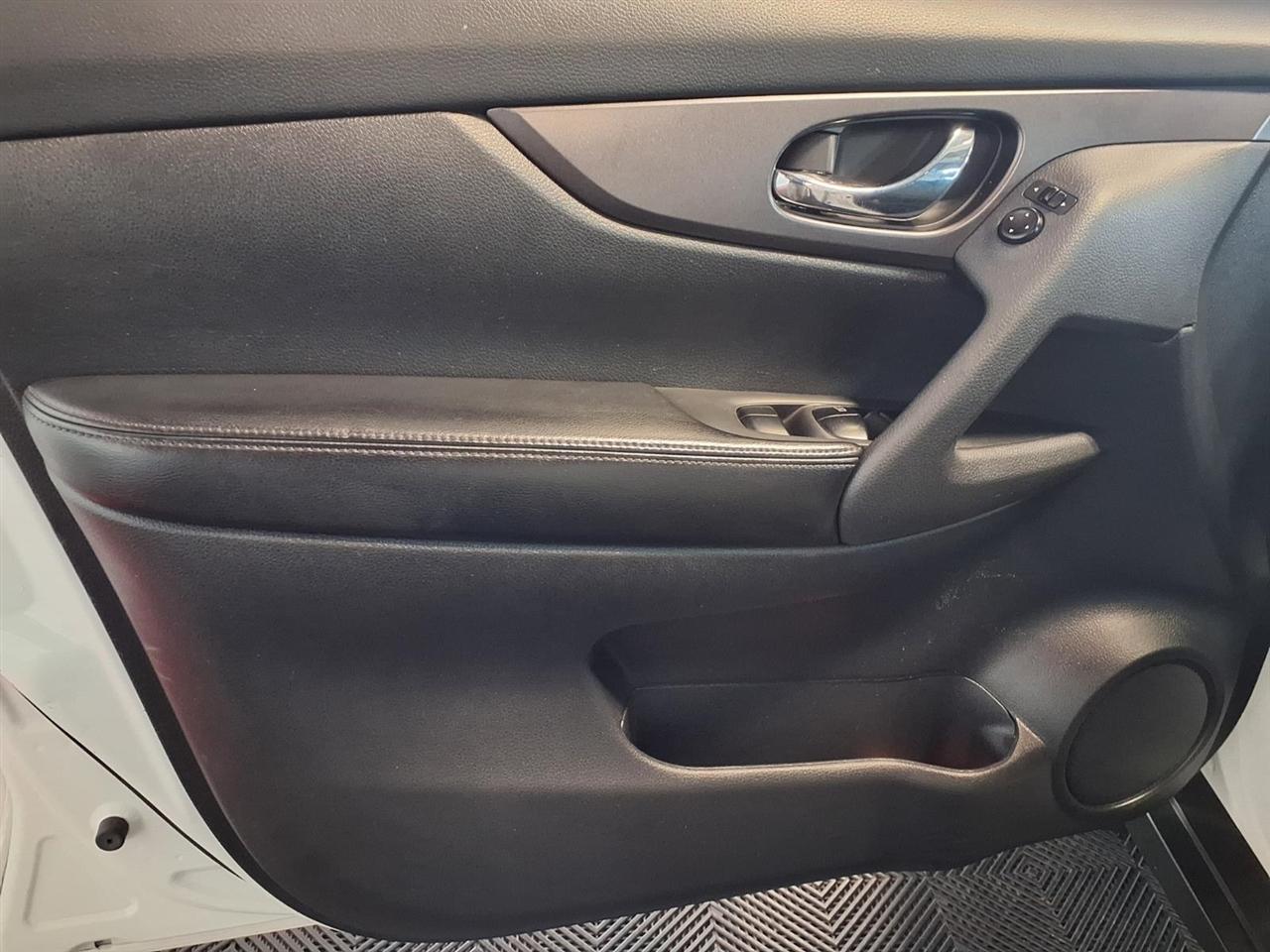 Nissan Rogue AWD 4dr SV 2016