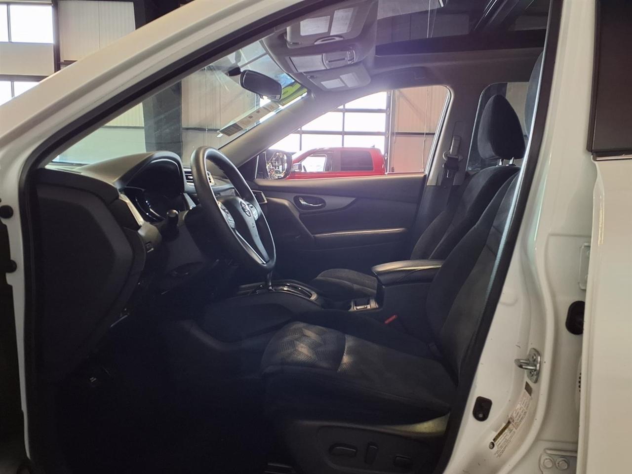 Nissan Rogue AWD 4dr SV 2016