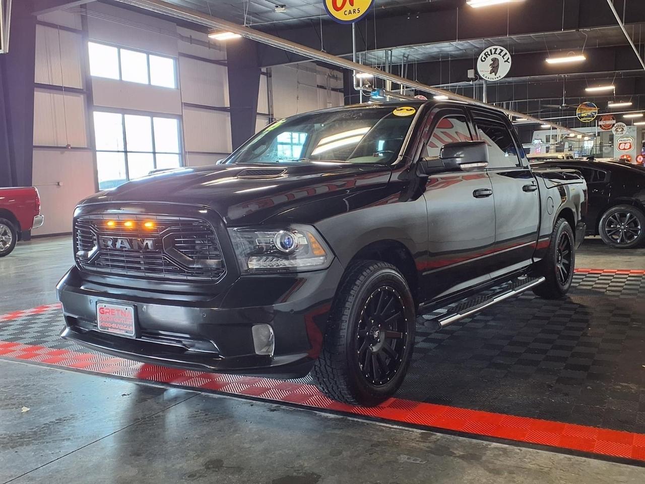 RAM 1500 4WD Crew Cab 140.5" Sport 2015