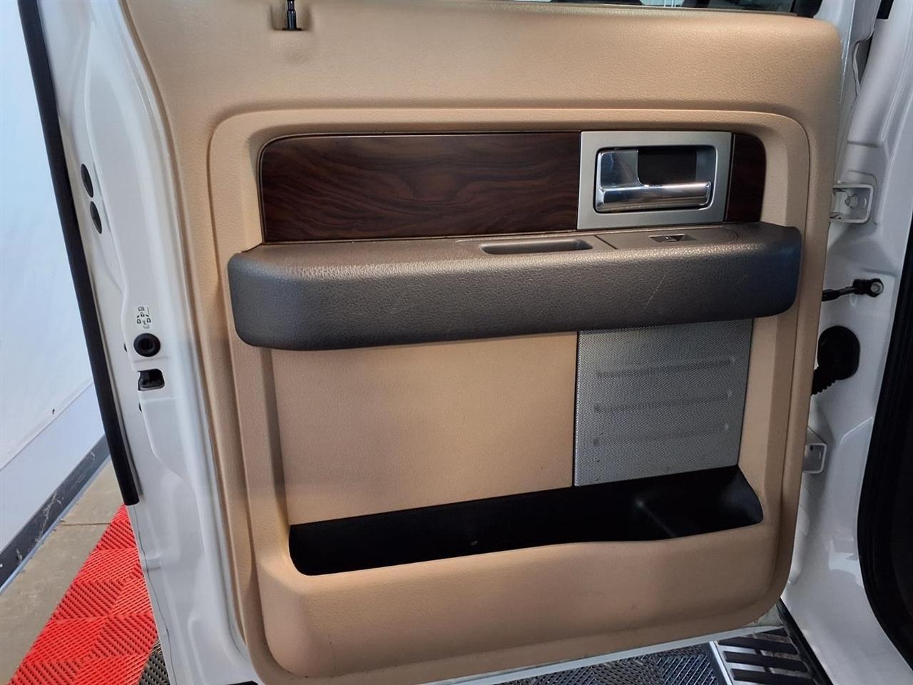 Ford F-150 Lariat 2012