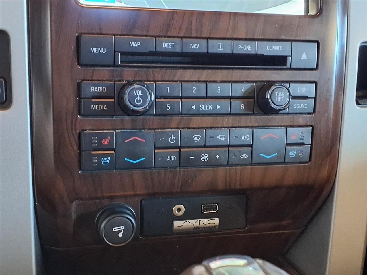 Ford F-150 Lariat 2012