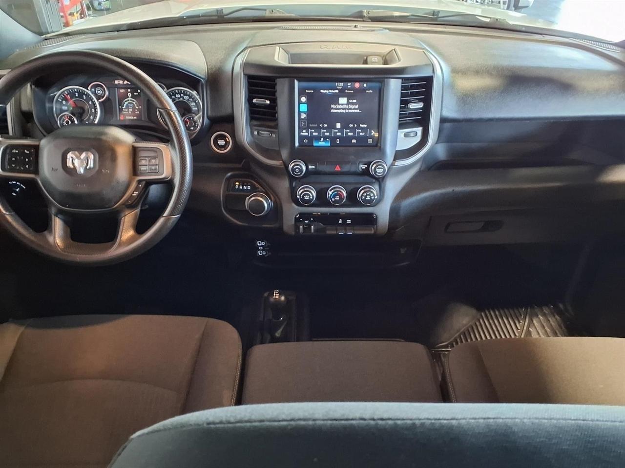 RAM 2500 Tradesman 4x4 Crew Cab 6'4" Box 2022