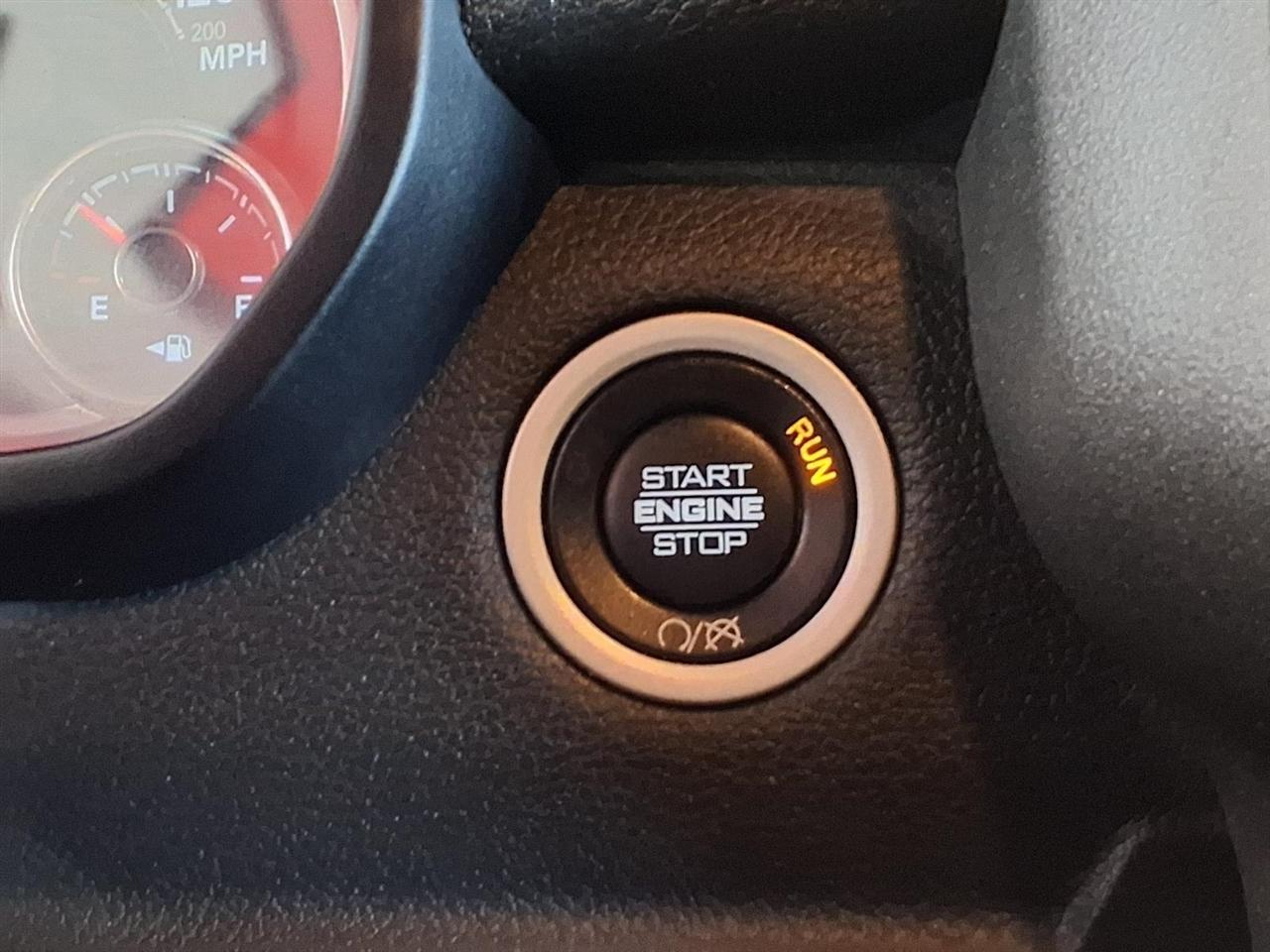 RAM 2500 Tradesman 4x4 Crew Cab 6'4" Box 2022