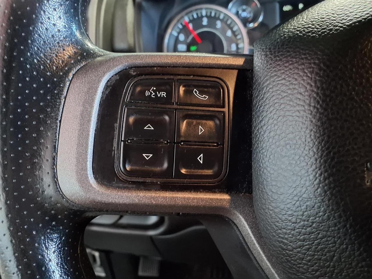 RAM 2500 Tradesman 4x4 Crew Cab 6'4" Box 2022