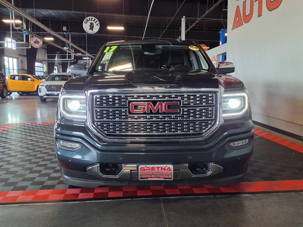 GMC Sierra 1500 4WD Crew Cab 143.5" Denali 2017