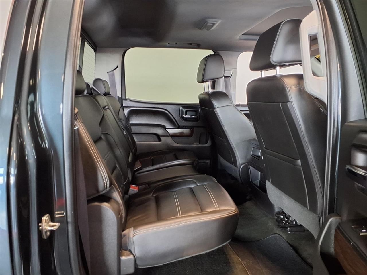 GMC Sierra 1500 4WD Crew Cab 143.5" Denali 2017