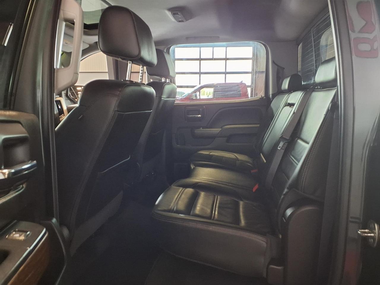 GMC Sierra 1500 4WD Crew Cab 143.5" Denali 2017