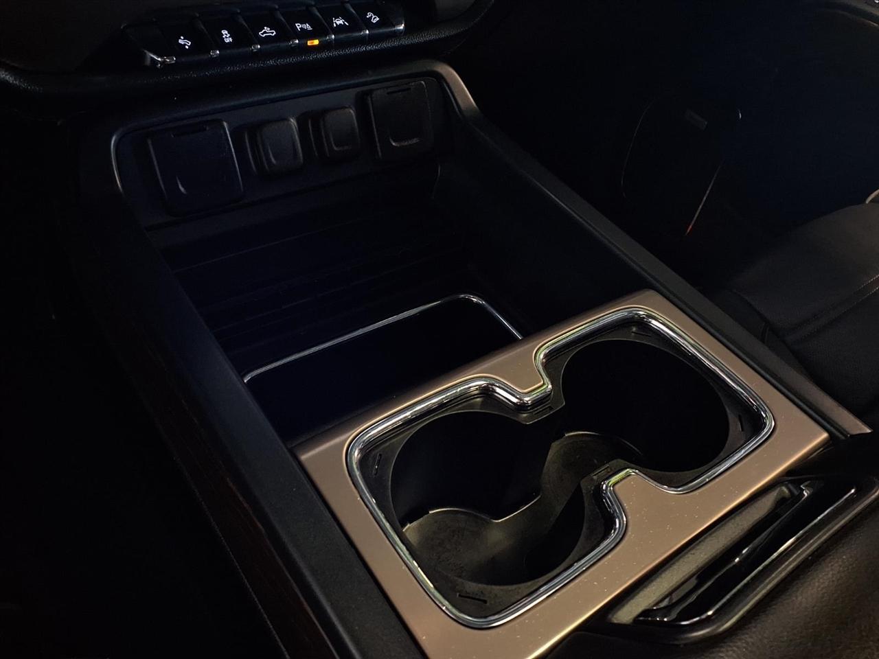 GMC Sierra 1500 4WD Crew Cab 143.5" Denali 2017