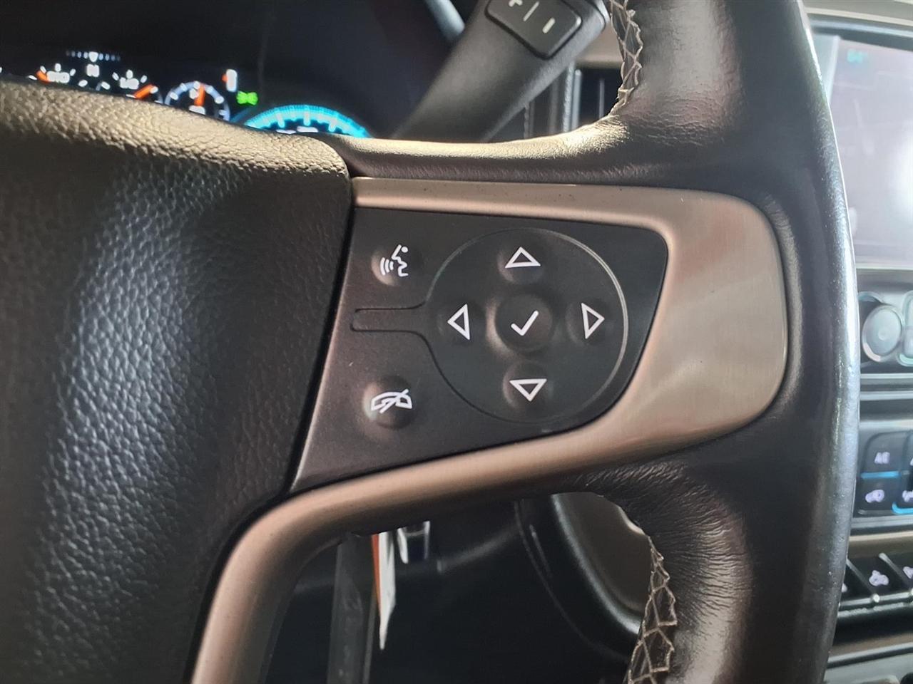 GMC Sierra 1500 4WD Crew Cab 143.5" Denali 2017