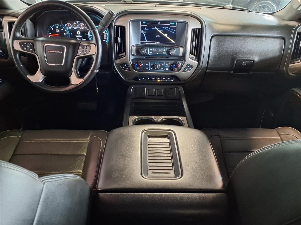 GMC Sierra 1500 4WD Crew Cab 143.5" Denali 2017