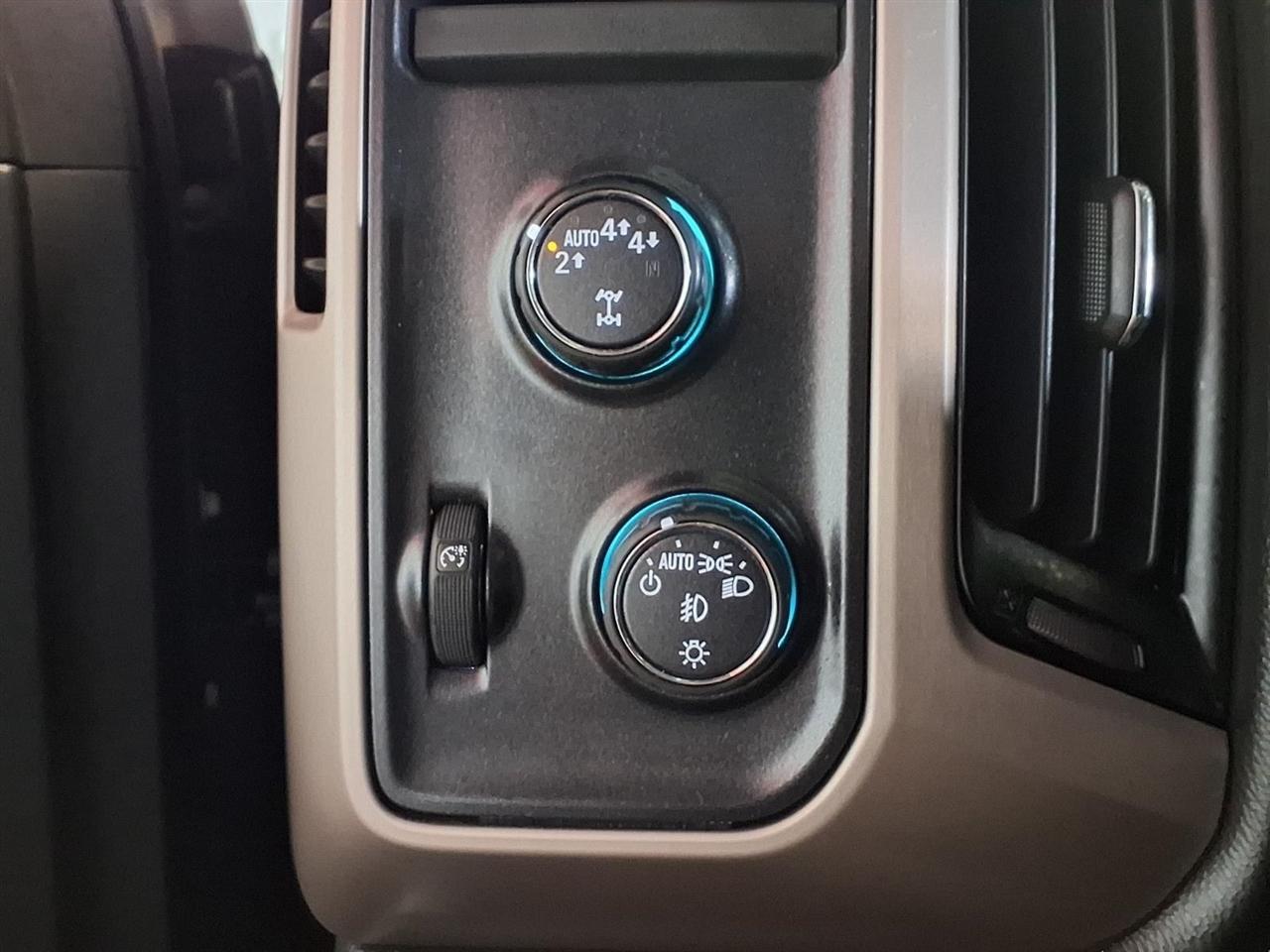 GMC Sierra 1500 4WD Crew Cab 143.5" Denali 2017