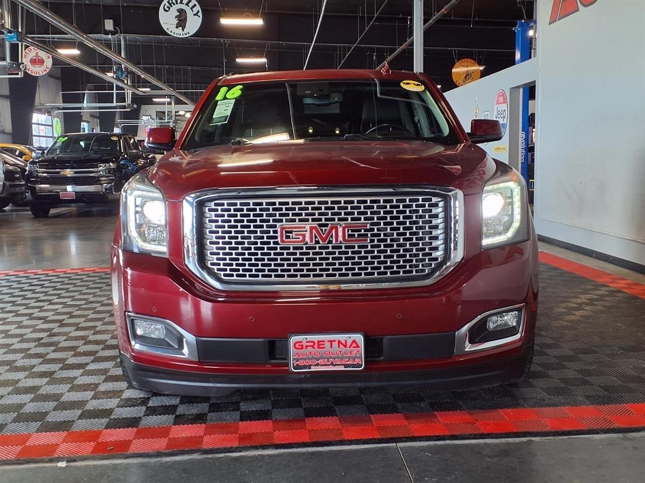 GMC Yukon XL 4WD 4dr Denali 2016