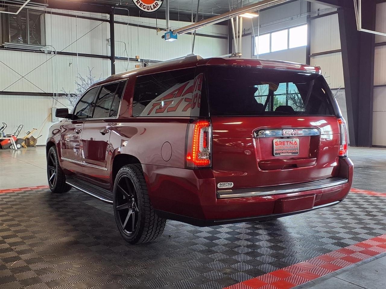 GMC Yukon XL 4WD 4dr Denali 2016