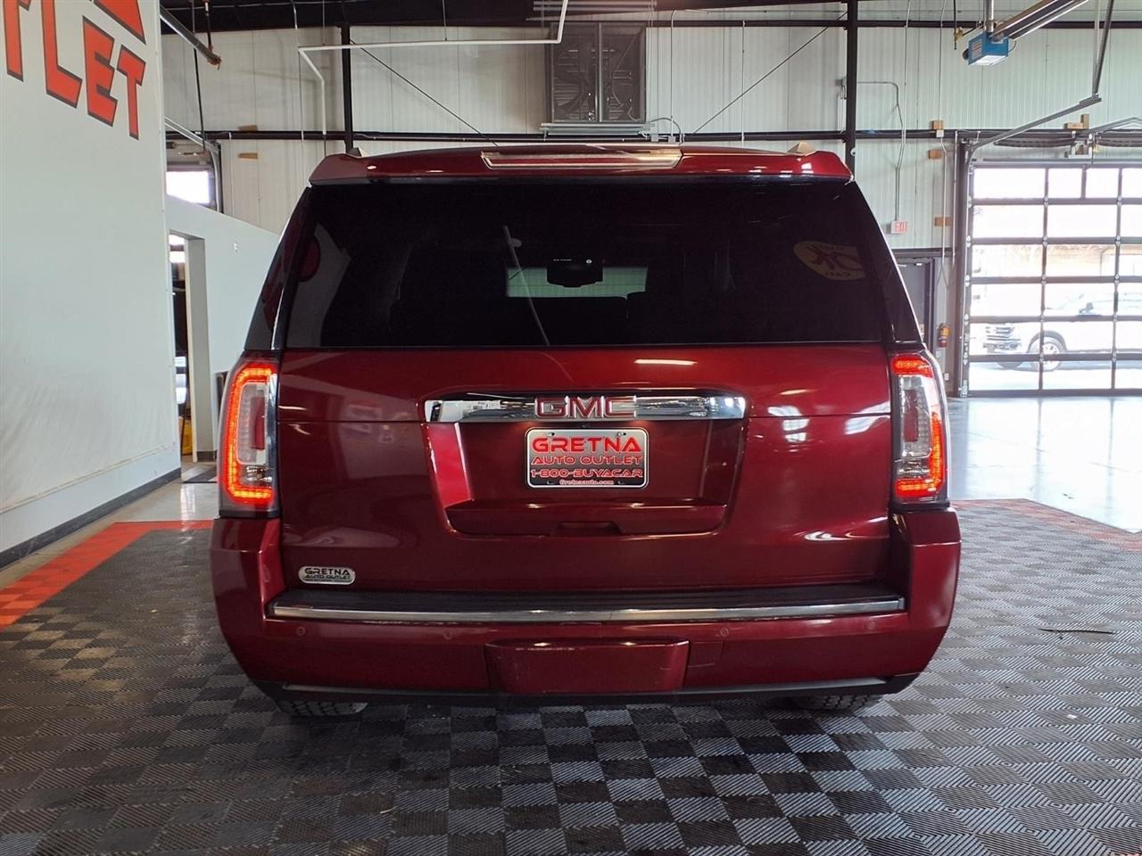 GMC Yukon XL 4WD 4dr Denali 2016