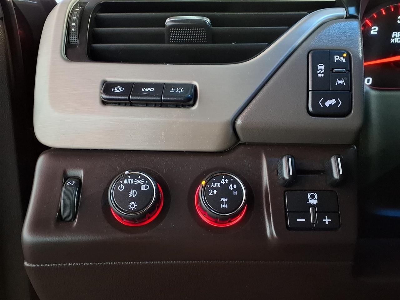 GMC Yukon XL 4WD 4dr Denali 2016