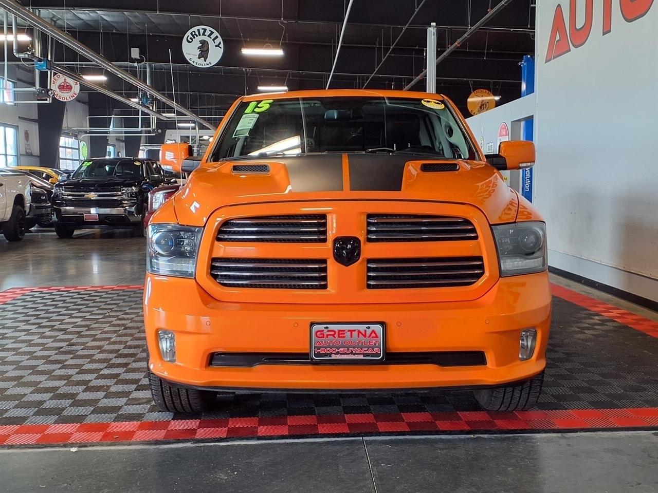 RAM 1500 4WD Crew Cab 140.5" Sport 2015