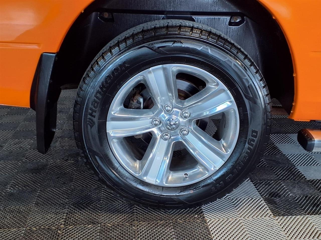 RAM 1500 4WD Crew Cab 140.5" Sport 2015