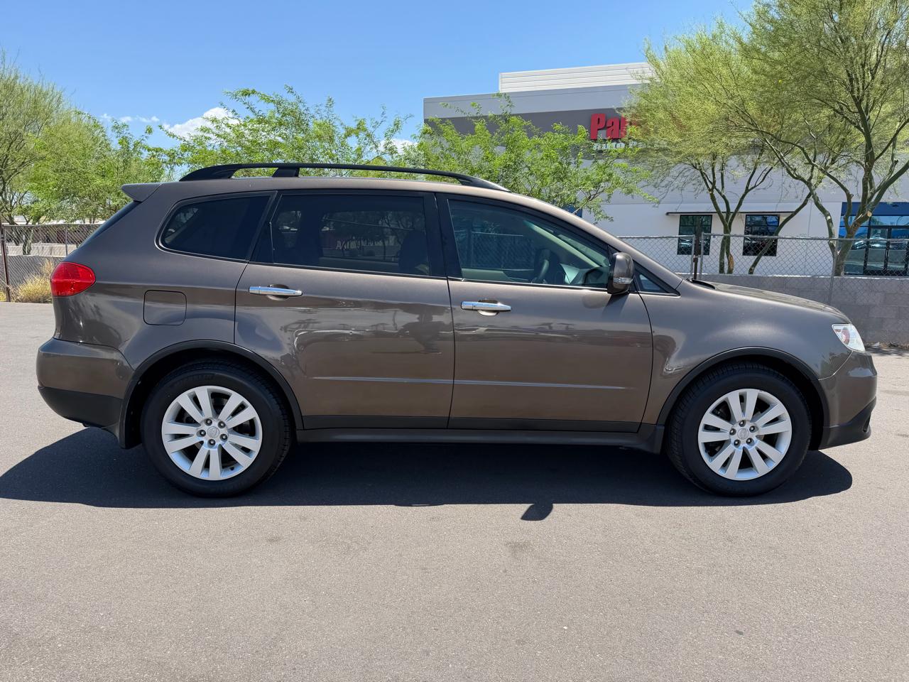 Subaru Tribeca 4dr 3.6R Limited w/Pwr Moonroof Pkg 2010