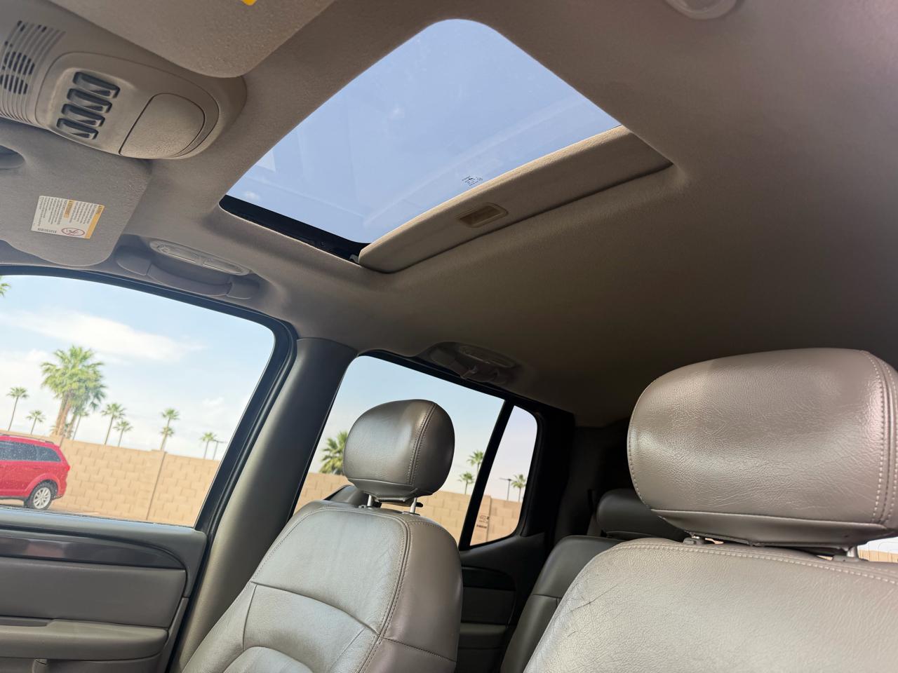 GMC Envoy XUV 4dr 2WD SLT 2004