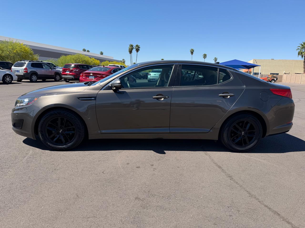 Kia Optima LX AT 2011