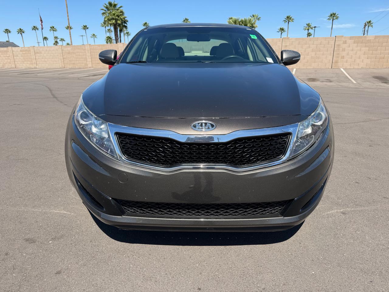 Kia Optima LX AT 2011