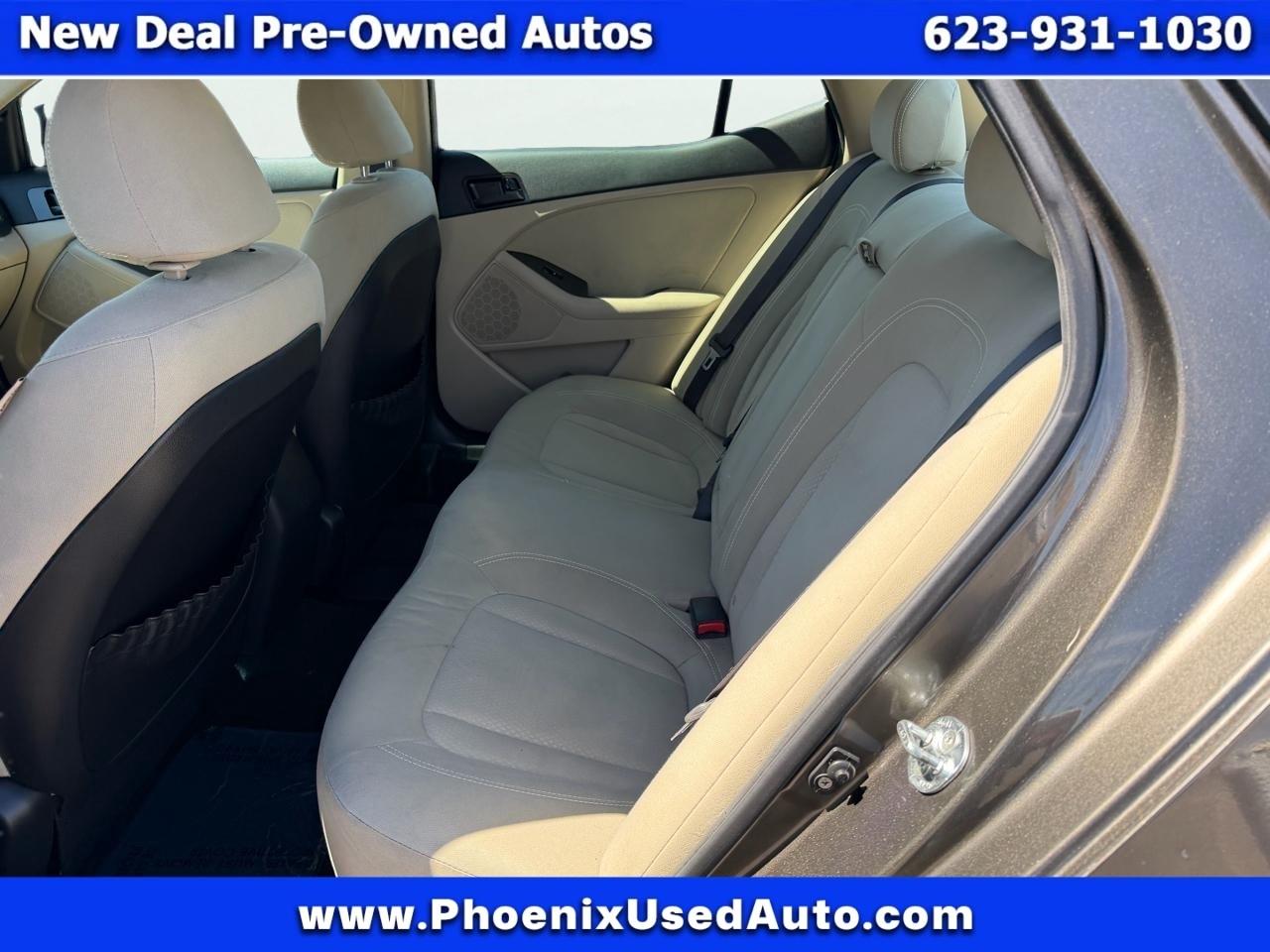 Kia Optima LX AT 2011