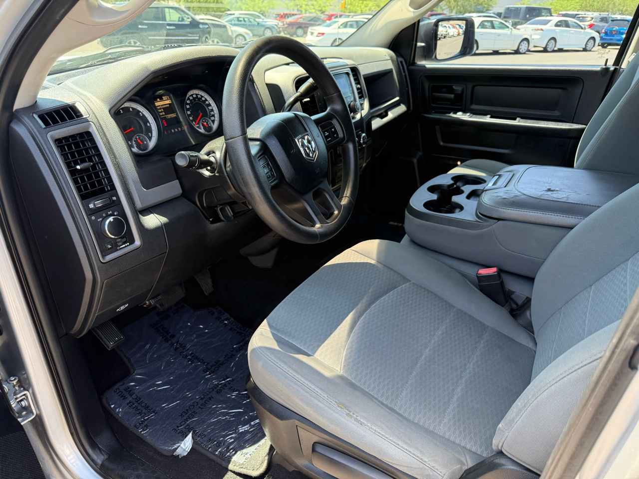 RAM 1500 Tradesman Quad Cab 2WD 2014