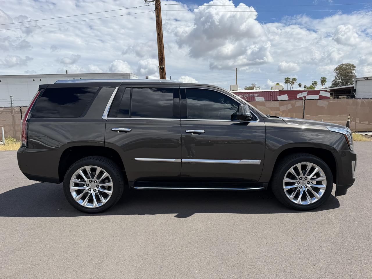 Cadillac Escalade Luxury 4WD 2020