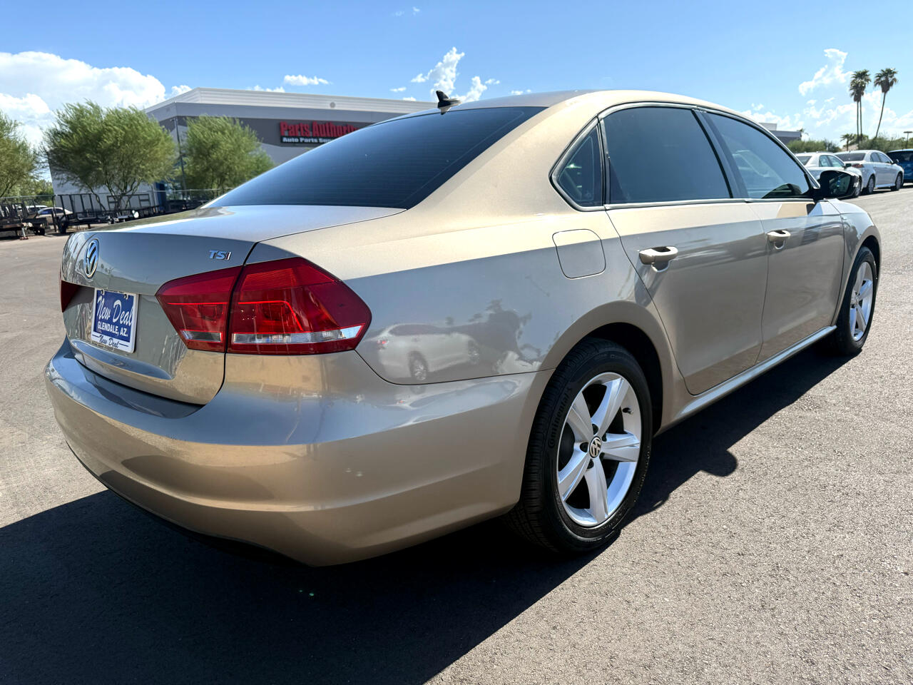 2015 Volkswagen Passat Sport photo 3