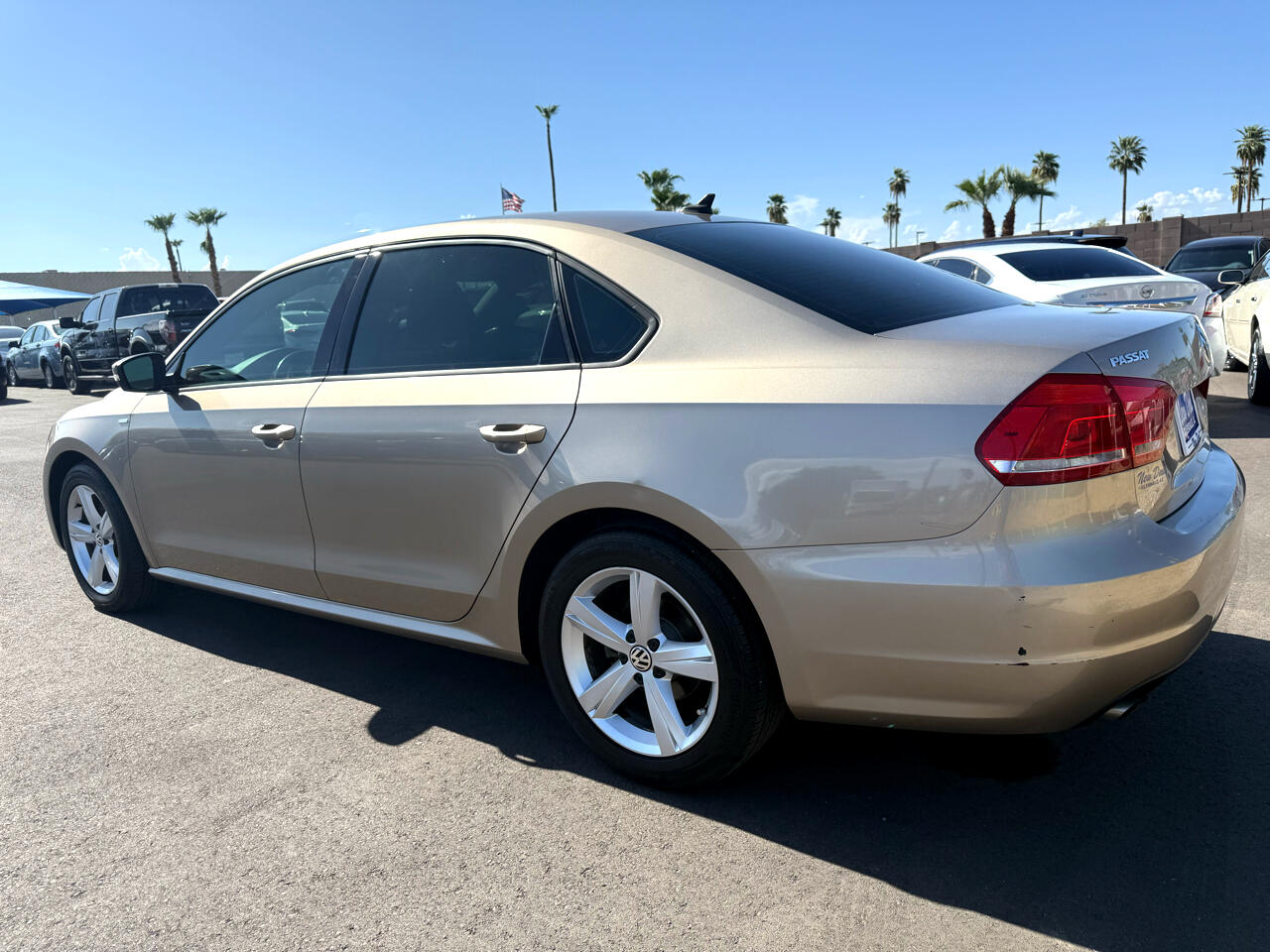 2015 Volkswagen Passat Sport photo 5