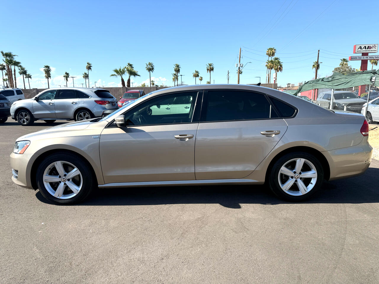 2015 Volkswagen Passat Sport photo 6