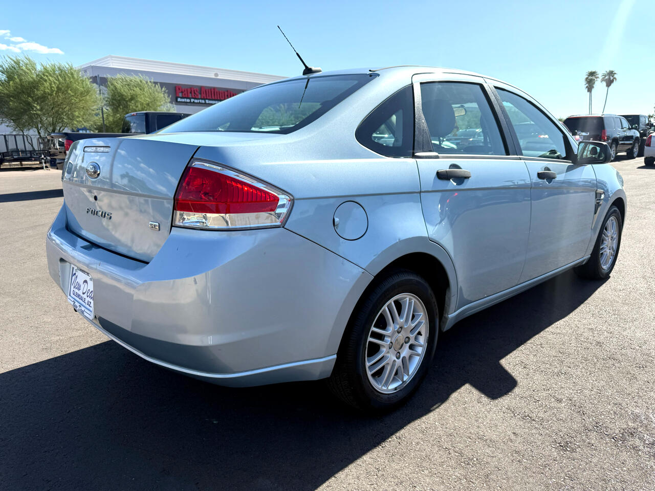 2008 Ford Focus Sedan photo 3
