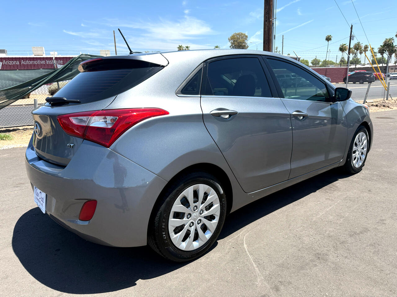 2017 Hyundai Elantra GT photo 2