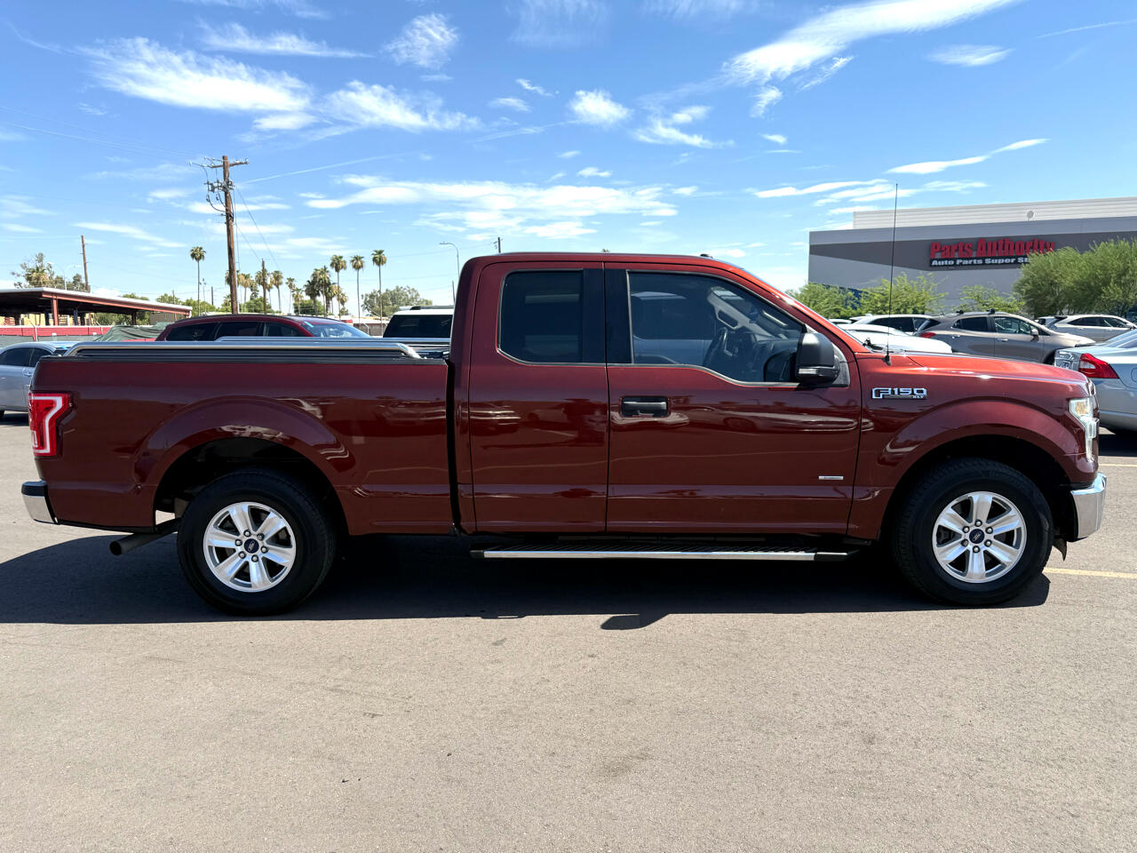 2015 Ford F-150 XLT photo 2