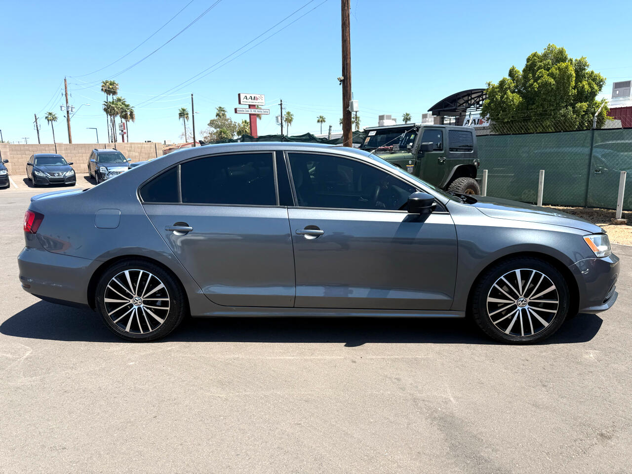 2015 Volkswagen Jetta SE photo 2